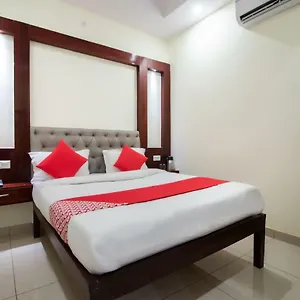 Oyo 48380 Satkar Hotel Varanasi